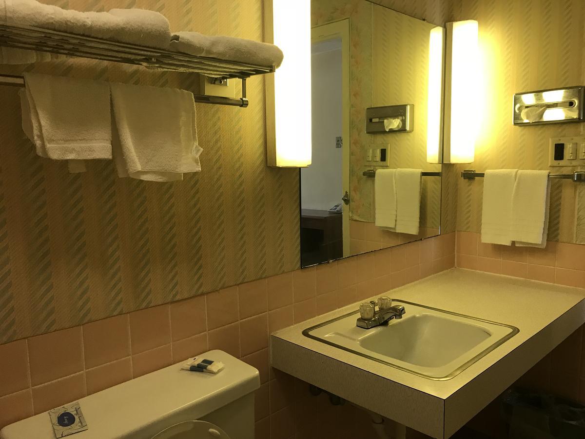 Allenwood Motel Allentown Bagian luar foto